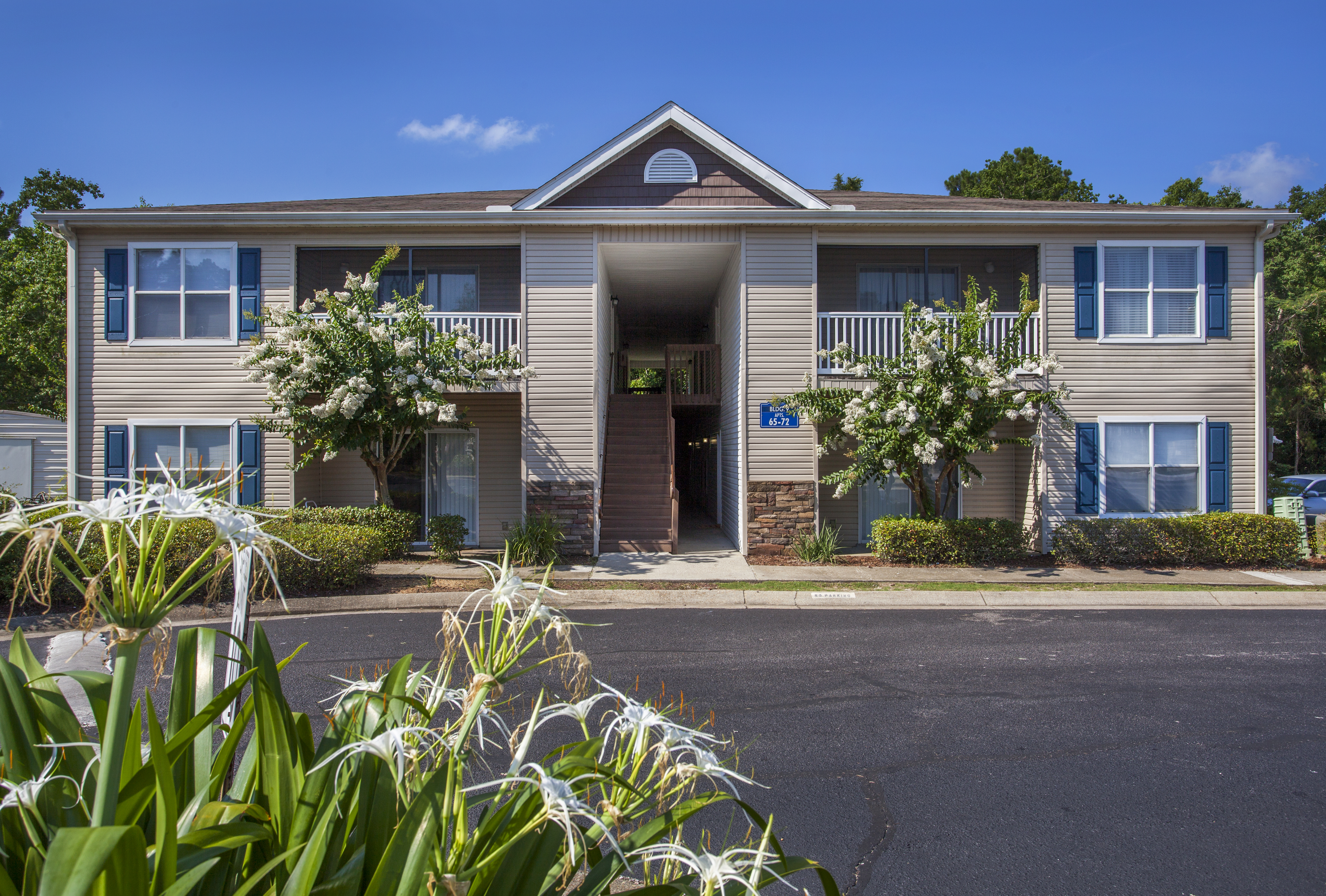 Crystal Lake The Multifamily Advisory Group at Cushman & Wakefield